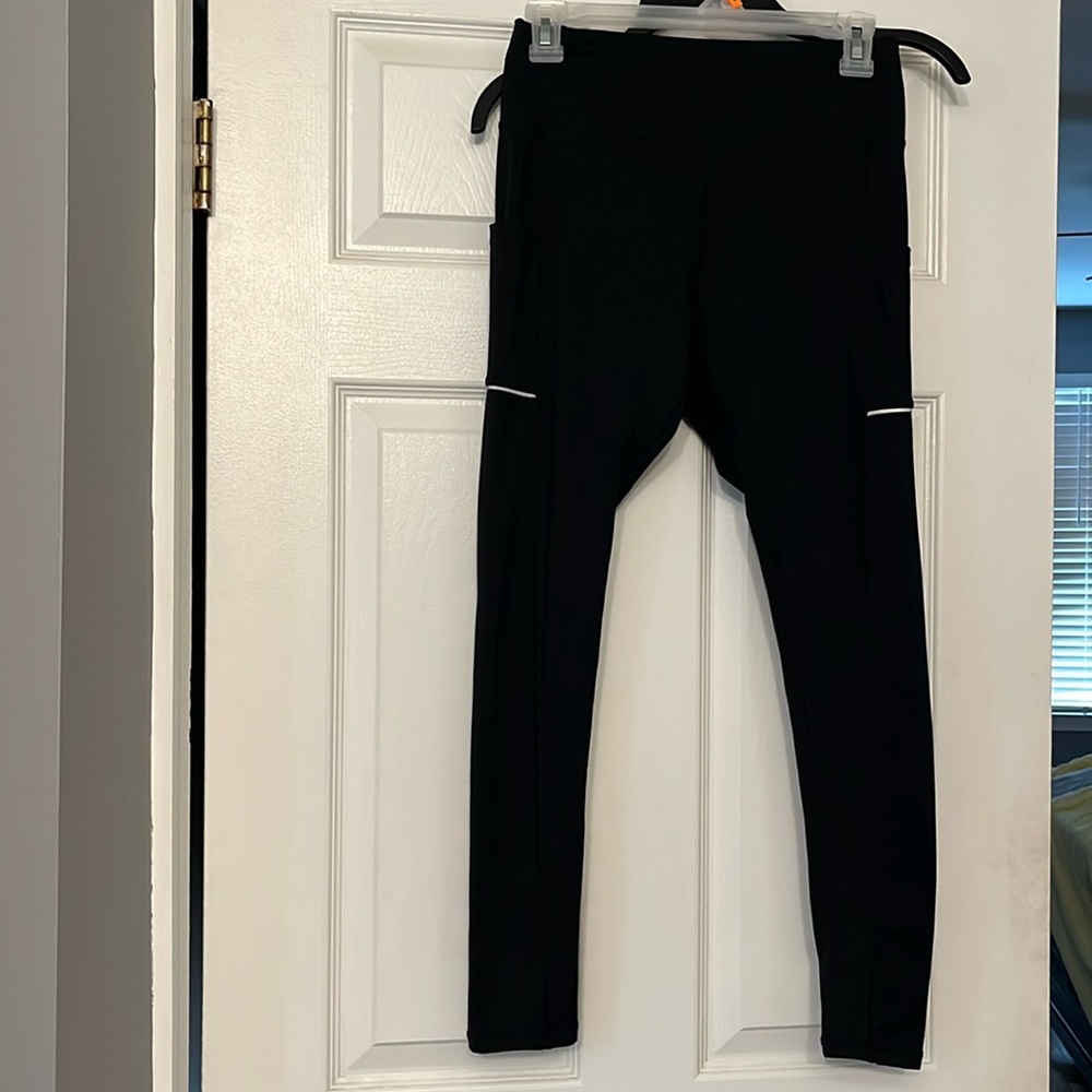 Women’s work out capris